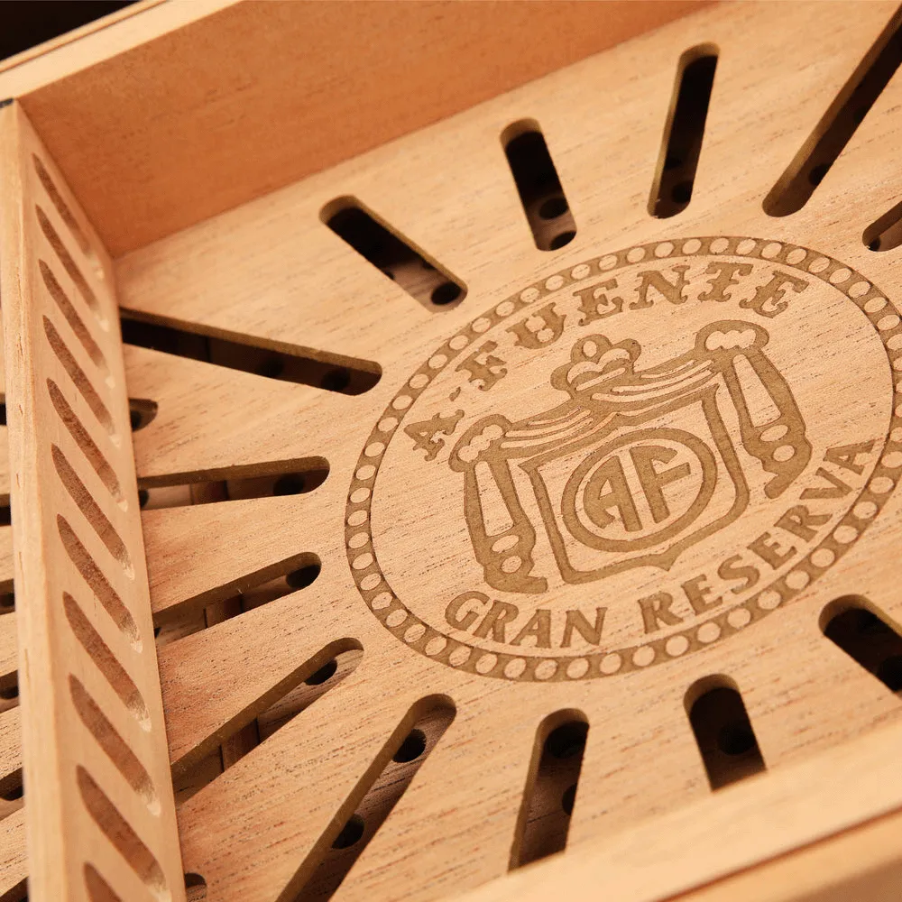 Fuente Humidor Verzierung